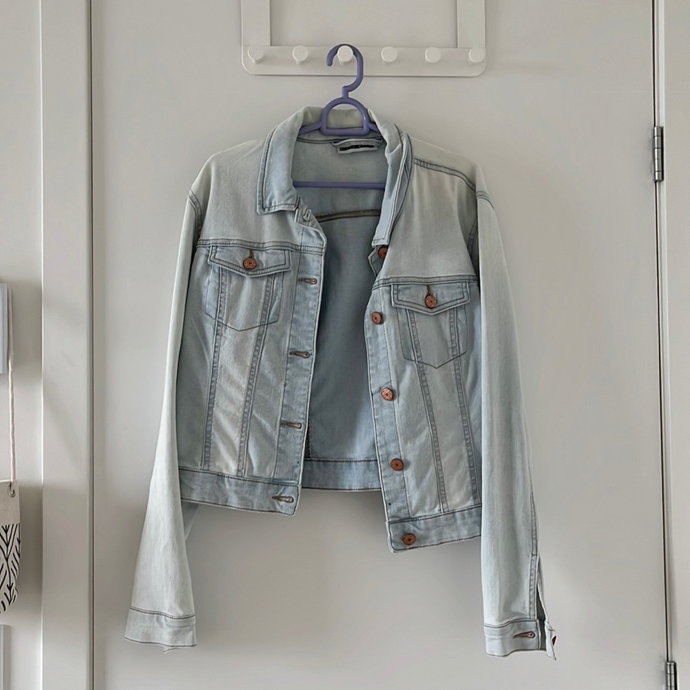 Light blue jean jacket 💙